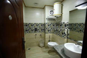 Hotel Apple Nest Manāli Екстериор снимка