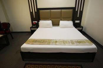 Hotel Apple Nest Manāli Екстериор снимка